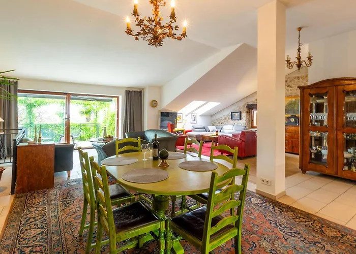 2 Bedroom Cozy In Appartement