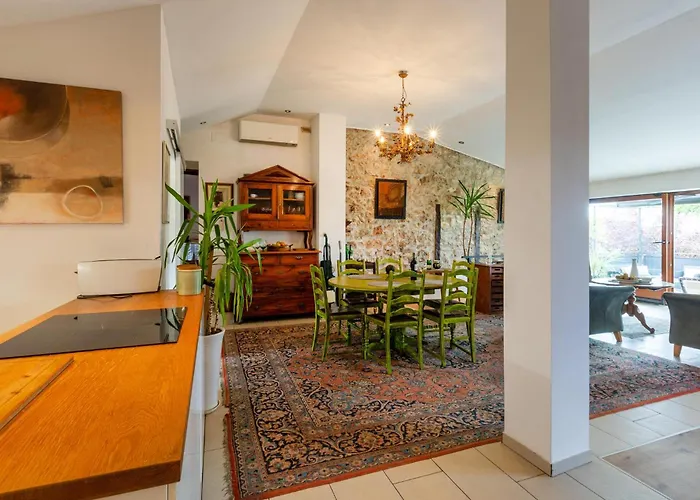 2 Bedroom Cozy In Appartement *