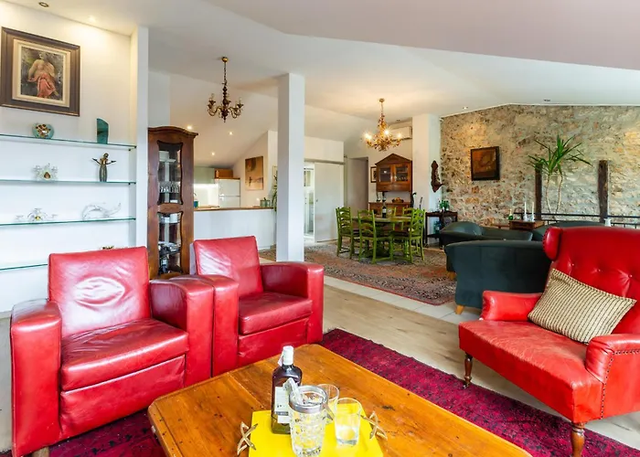 2 Bedroom Cozy In Appartement *