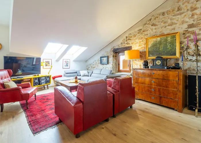 2 Bedroom Cozy In Appartement