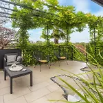 Διαμέρισμα 2 Bedroom Cozy In