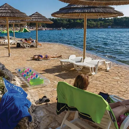 2 Bedroom Gorgeous In Daire Poreč