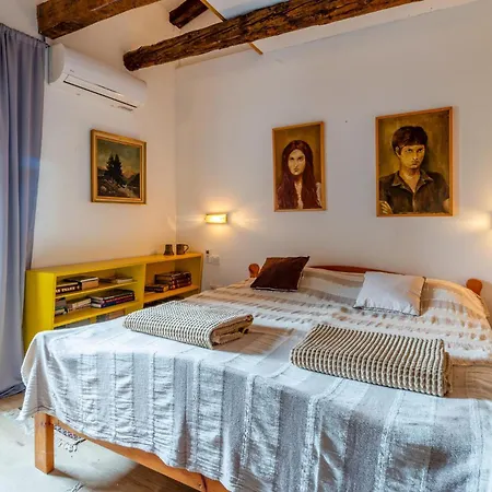 2 Bedroom Gorgeous In *
