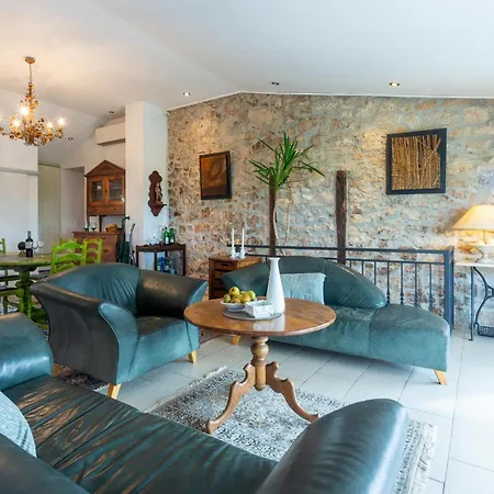 2 Bedroom Cozy In